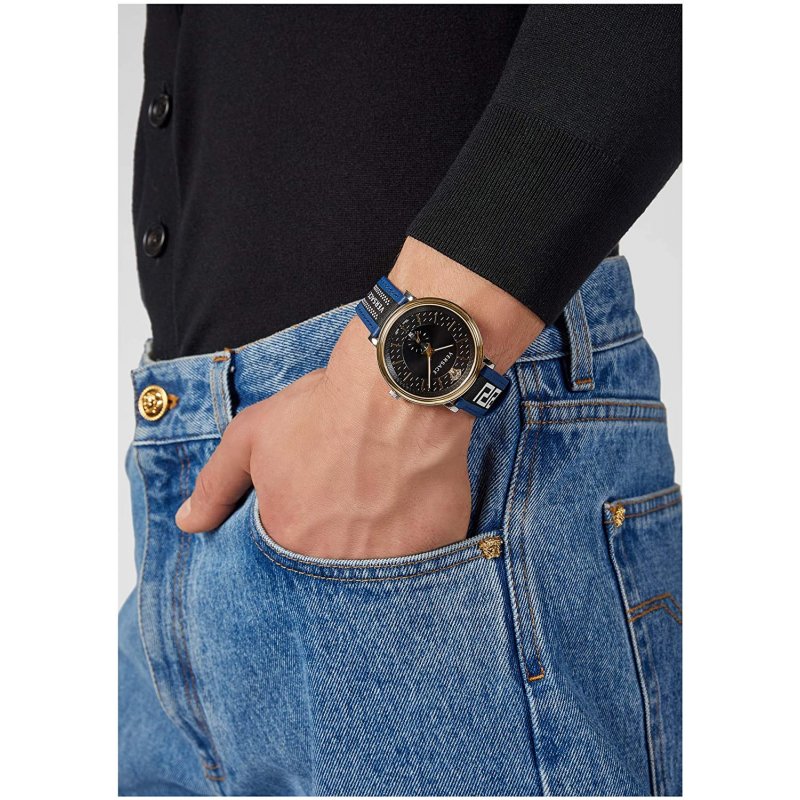 Versace v circle 2025 greca