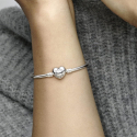 Bracciale Rigido Pandora Moments con Chiusura a Cuore 596268