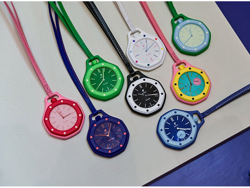 Audemars Piguet x Swatch: nasce la collezione Bioceramic Royal Pop