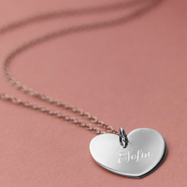 Personalisierter Schmuck mit Gravur, ein einzigartiges Geschenk